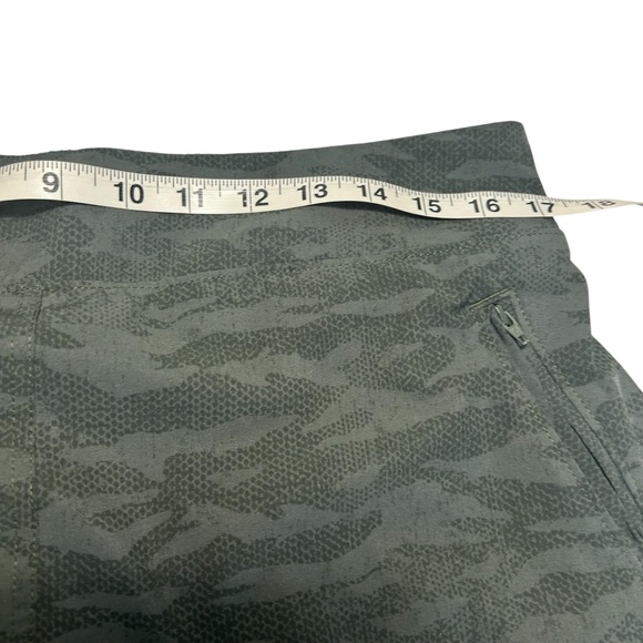 Orvis Green Camo Skort Sz Medium - Picture 9 of 10